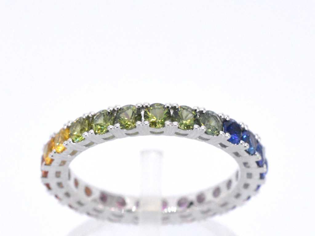 White gold ring with multicolour sapphires