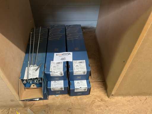 6 Schachteln mit langen Holzschrauben