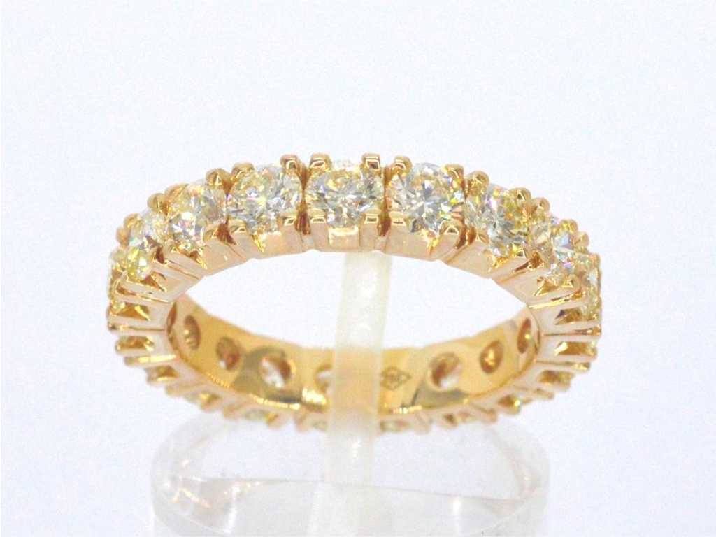 Ekskluzywny pierścionek sojuszu z bardzo wysokiej jakości diamentami
