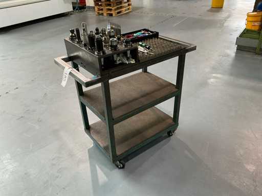 Tool trolley with machine tools
