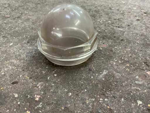 Charge des Peilglas-Misttanks