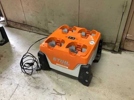 Ładowarka baterii Stihl al301-4 2022