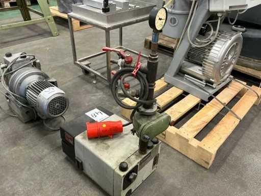 1994 LEYBOLD SV16 Vacuum Pump Unit