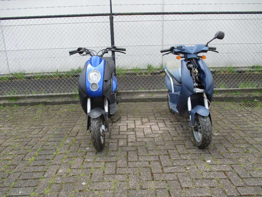 Le lot contient des scooters Peugeot Ludix voir la description. - Scooter - Ludix One - Scooter (2x)
