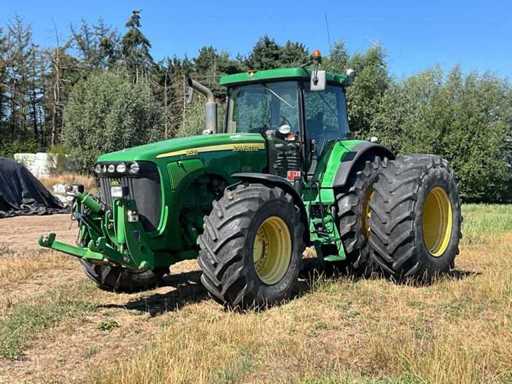 Trattore agricolo John Deere 8520 AS a trazione integrale del 2003