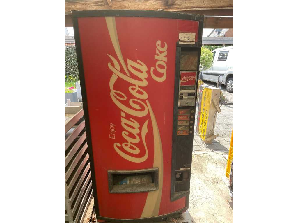 Vintage Drinks Vending Machine "COCA-COLA"