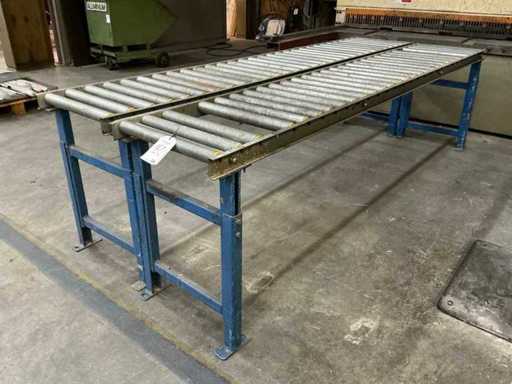 Roller conveyor (2x)