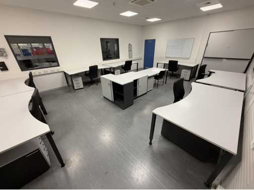   Lots Mobilier de bureau