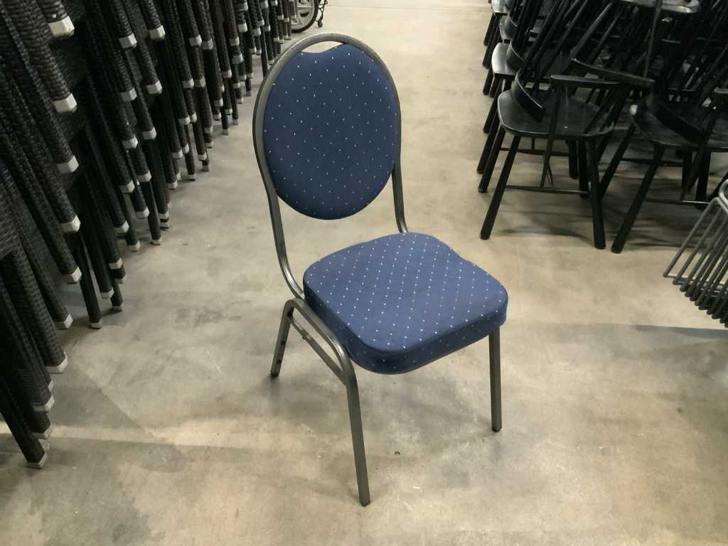 Krzesła sztaplowane (96x)
