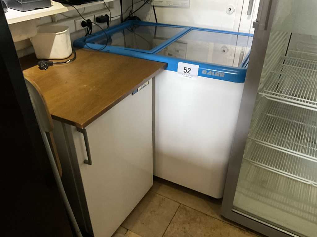 Chest freezer and refrigerator