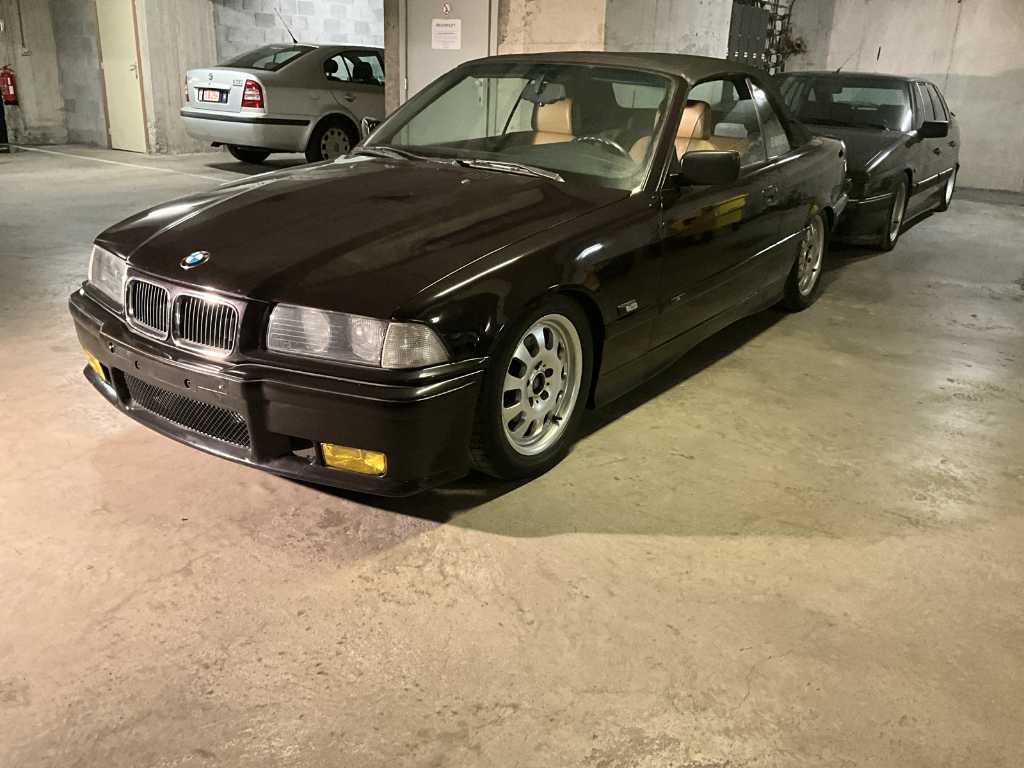 BMW 320 E36 classic car - 1993