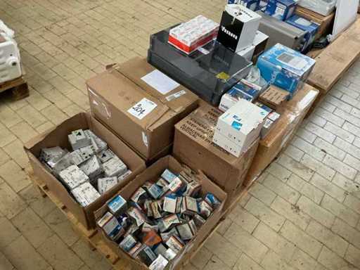 Stock of accessories, spare parts and warehouse stocks