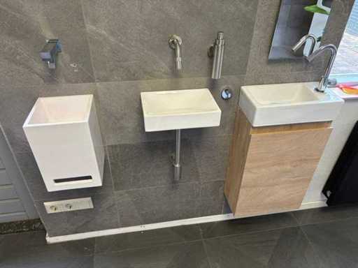 Lavabos de salle d’exposition Clou (3x)