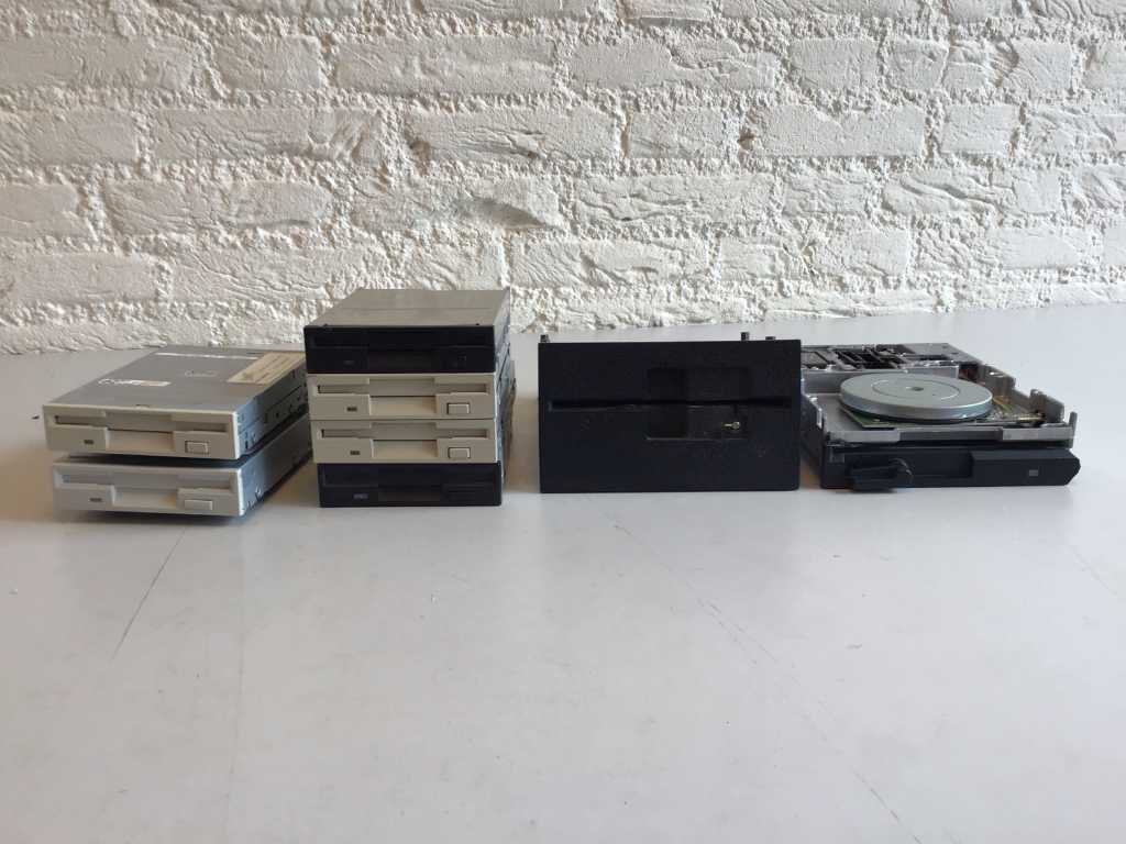 TEAC/Sony/Matsushita/NEC Verschiedene Diskettenlaufwerke (8x)