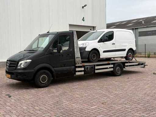 Commercial vehicles and passenger cars in Schijndel