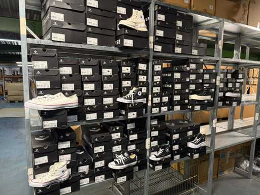 Batch of various Converse All Stars sneakers (105x)