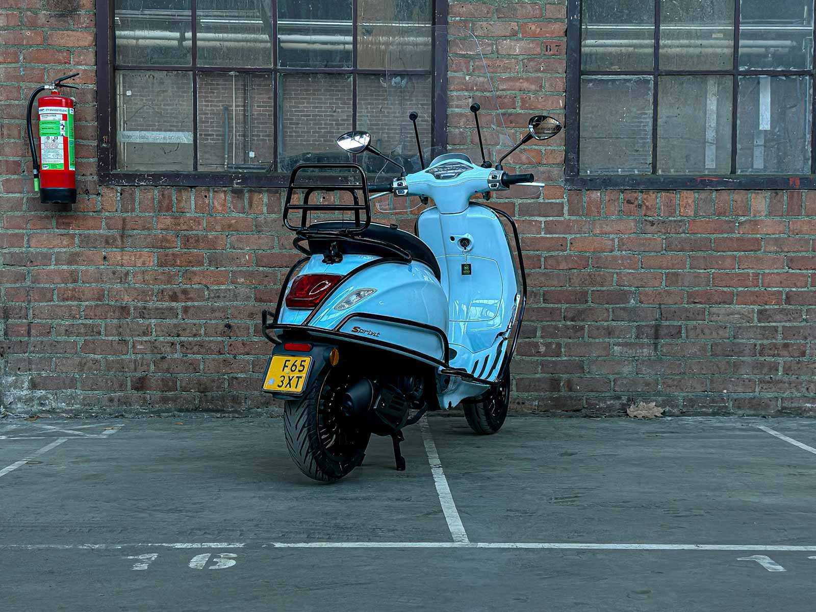 Piaggio Vespa Sprint 4T 2014 Scooter, F-653-XT