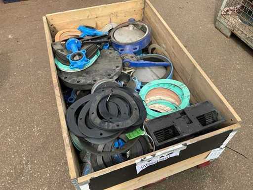 Batch of flange seals