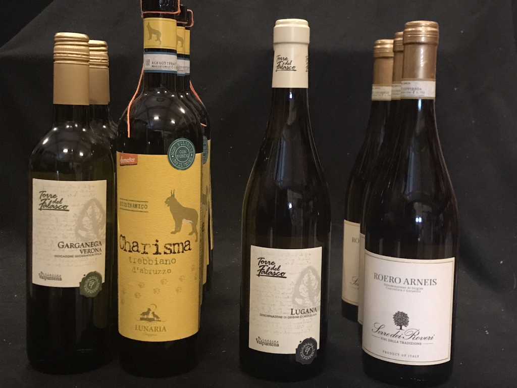 Various types of Italian wines