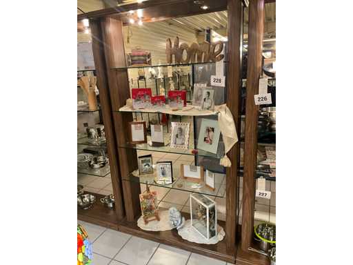 Divers decoratiemateriaal en geschenkartikelen