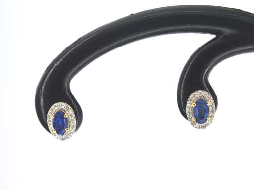 Gouden oorbellen met diamanten en saffier