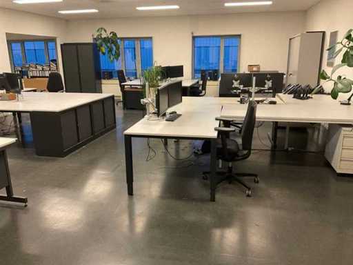 Batch of office inventory