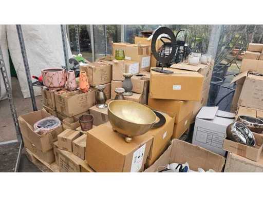 Large mix palette with approx. 450 decorative items - vases, bowls, lanterns