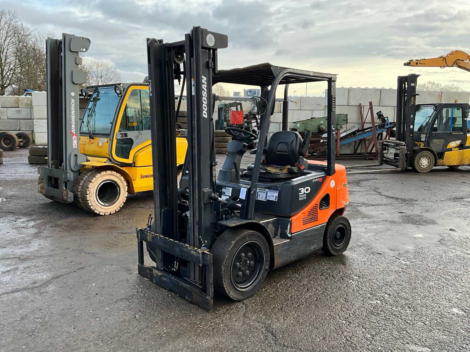 2016 Doosan D30S-5 Forklift