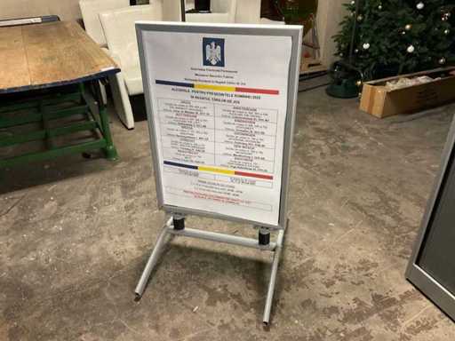 2-sided pavement sign