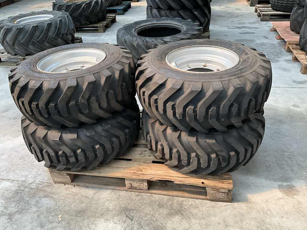 4 tyres with rim BOBCAT NEW