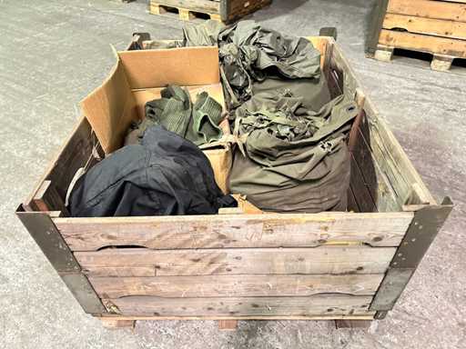 Lot de diverse echipamente militare