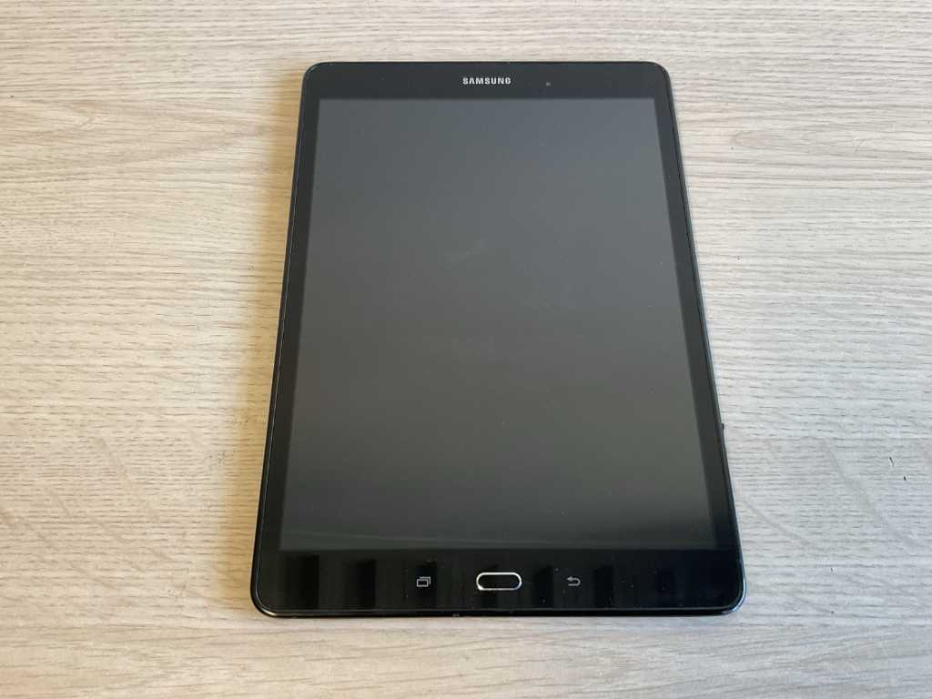 Tablet - samsung - SM-T555