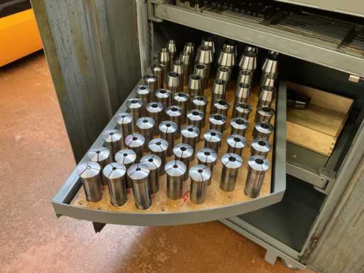 Verschiedene Spannzangen (70x)