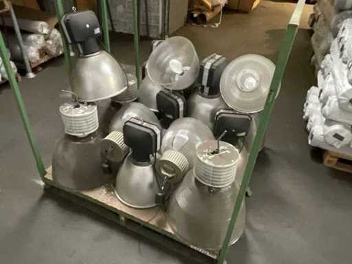 Various mercury lamps Warehouse lighting working condition (41x)