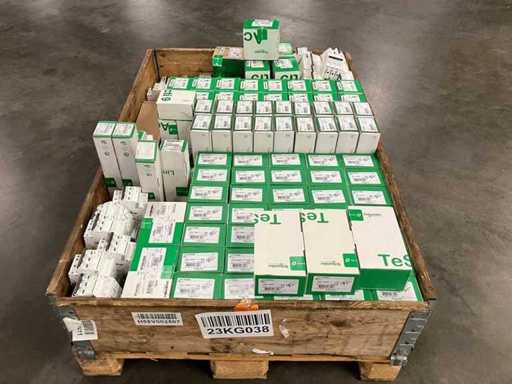 Schneider Electric - Partij installatiemateriaal & schakelcomponenten & electronica
