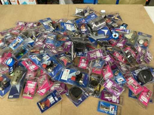 Criko a combinat o mulțime de accesorii cu aer comprimat diverse (150x)