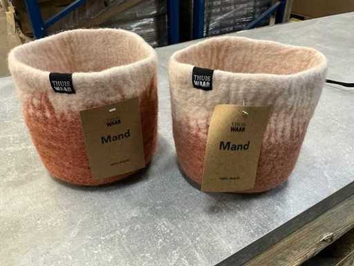 Fair Trade mand/plantpot roze/wit wolvilt +/- Ø15 x 17 cm hoog (90x)