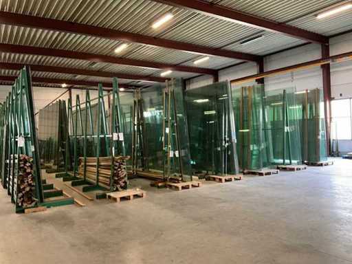 Pat laminat din sticlă