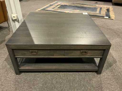 Table basse en bois massif