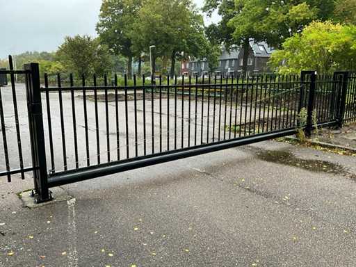 B&G Schuifpoort + hekwek