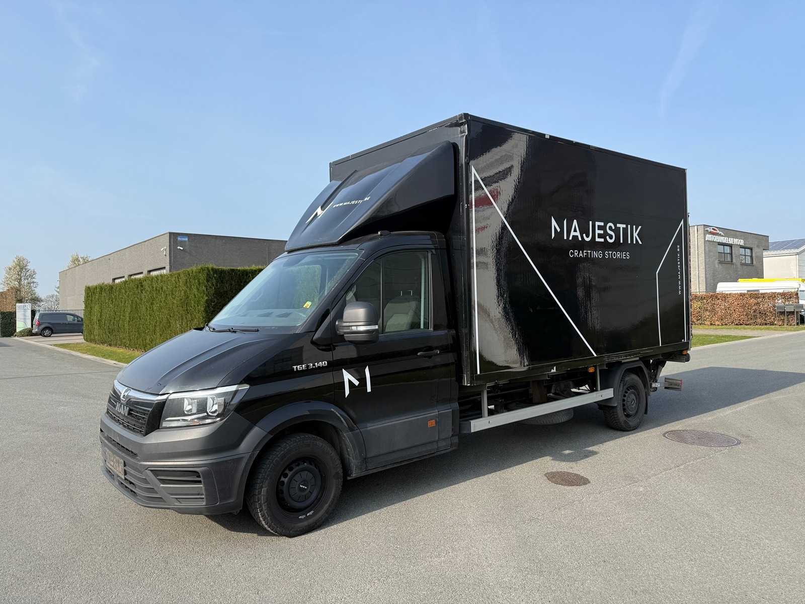 MAN – 2018 – TGE3.140 – CLOSED WITH LAADLEP – Passenger car