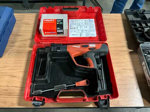 Hilti DX462 Nail Gun