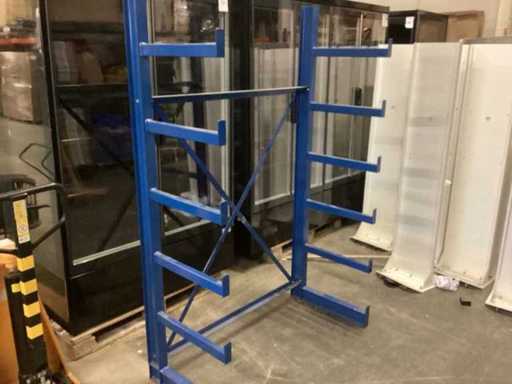 Cantilever rack