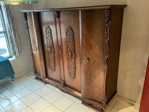 Broccante kledingkast