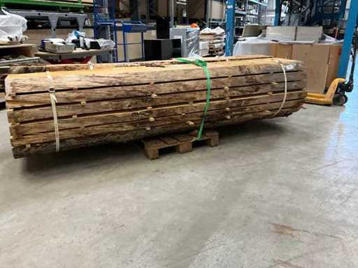 Spruce log trunk / 3.00m long / diameter approx. 70 cm / sawn in 50 mm / 7 planks