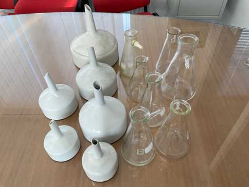 Vetro e altri oggetti in vetro