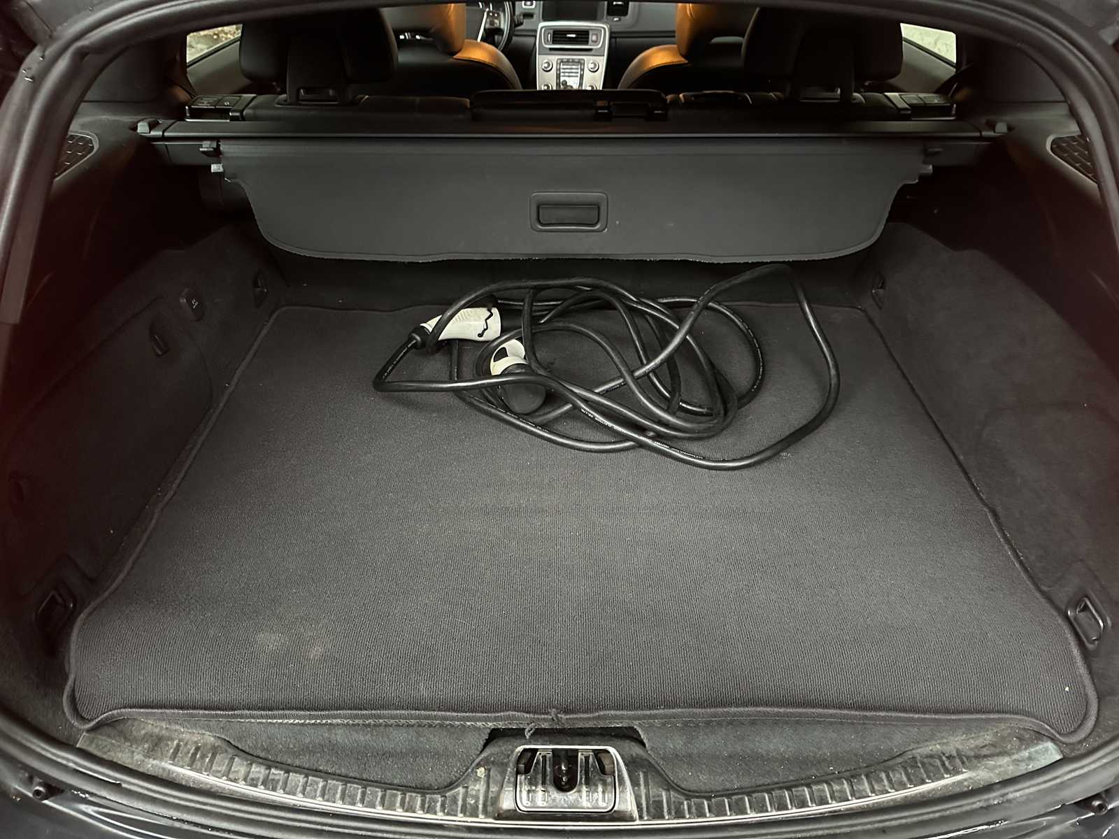 Volvo V60 2.4 D6 AWD Pl.i Sum. 215pk 2014, 3-TLD-47