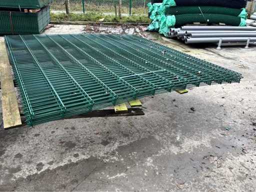 Europäische Fertigung von 2D-Super-8/6/8mm-Paneelen mit Pfosten und Befestigungen