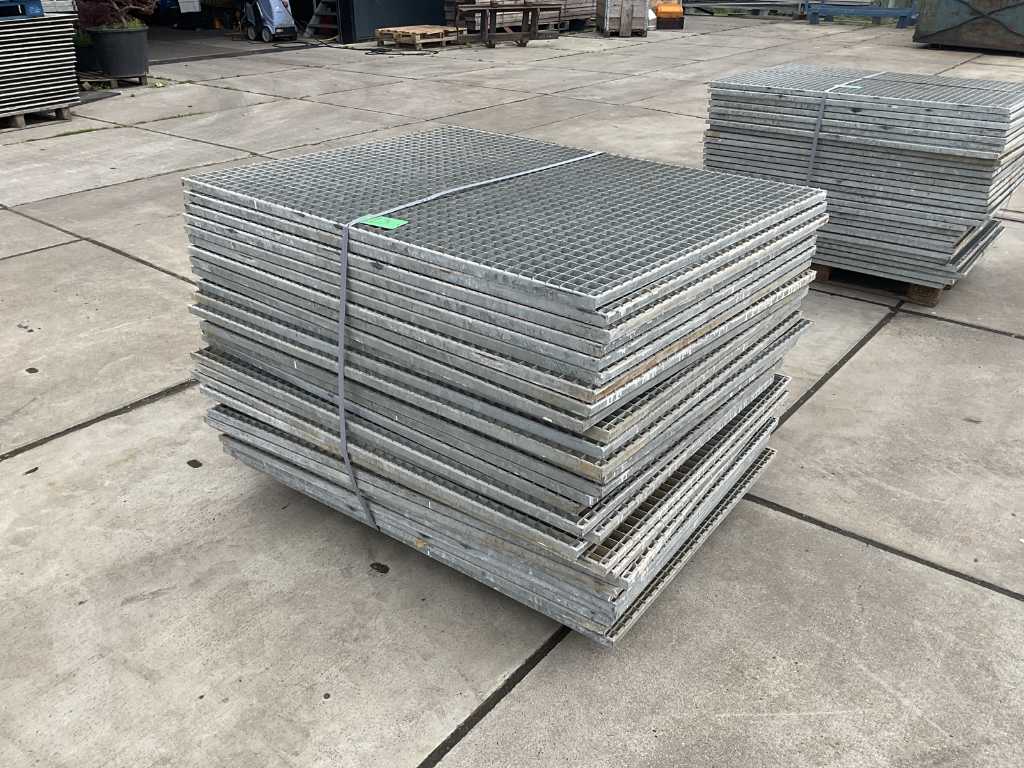 Steel grating (29x)