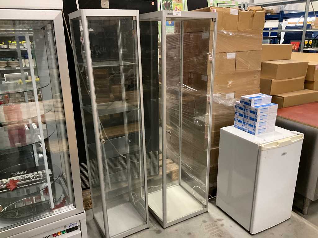 Display cabinets (2x)